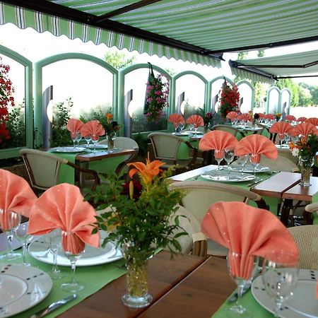 Logis Hotel Bellevue بيسين سور جارْتومْبْ المظهر الخارجي الصورة