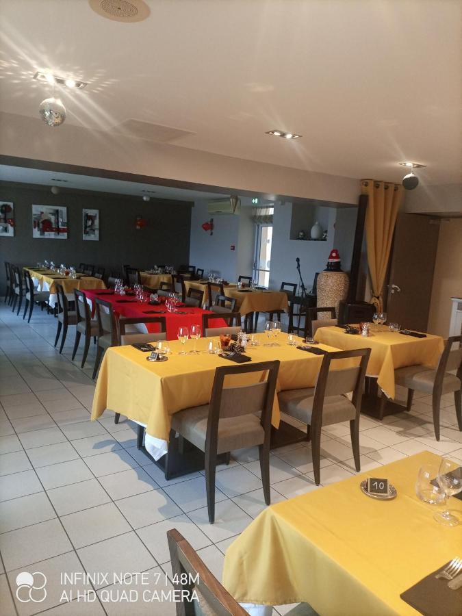Logis Hotel Bellevue بيسين سور جارْتومْبْ المظهر الخارجي الصورة