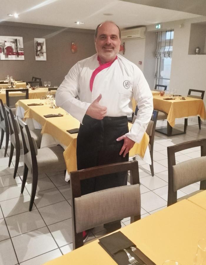 Logis Hotel Bellevue بيسين سور جارْتومْبْ المظهر الخارجي الصورة