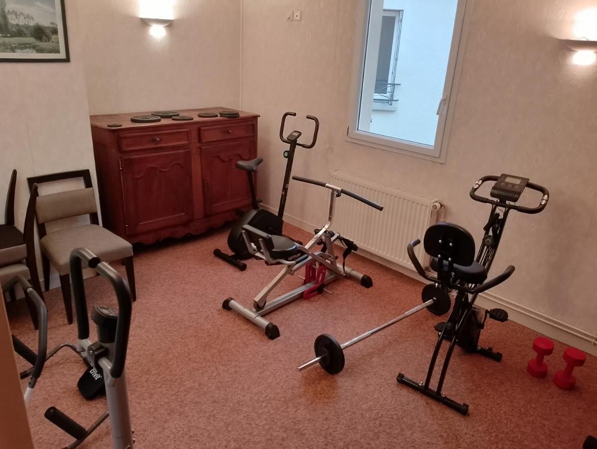 Logis Hotel Bellevue بيسين سور جارْتومْبْ المظهر الخارجي الصورة
