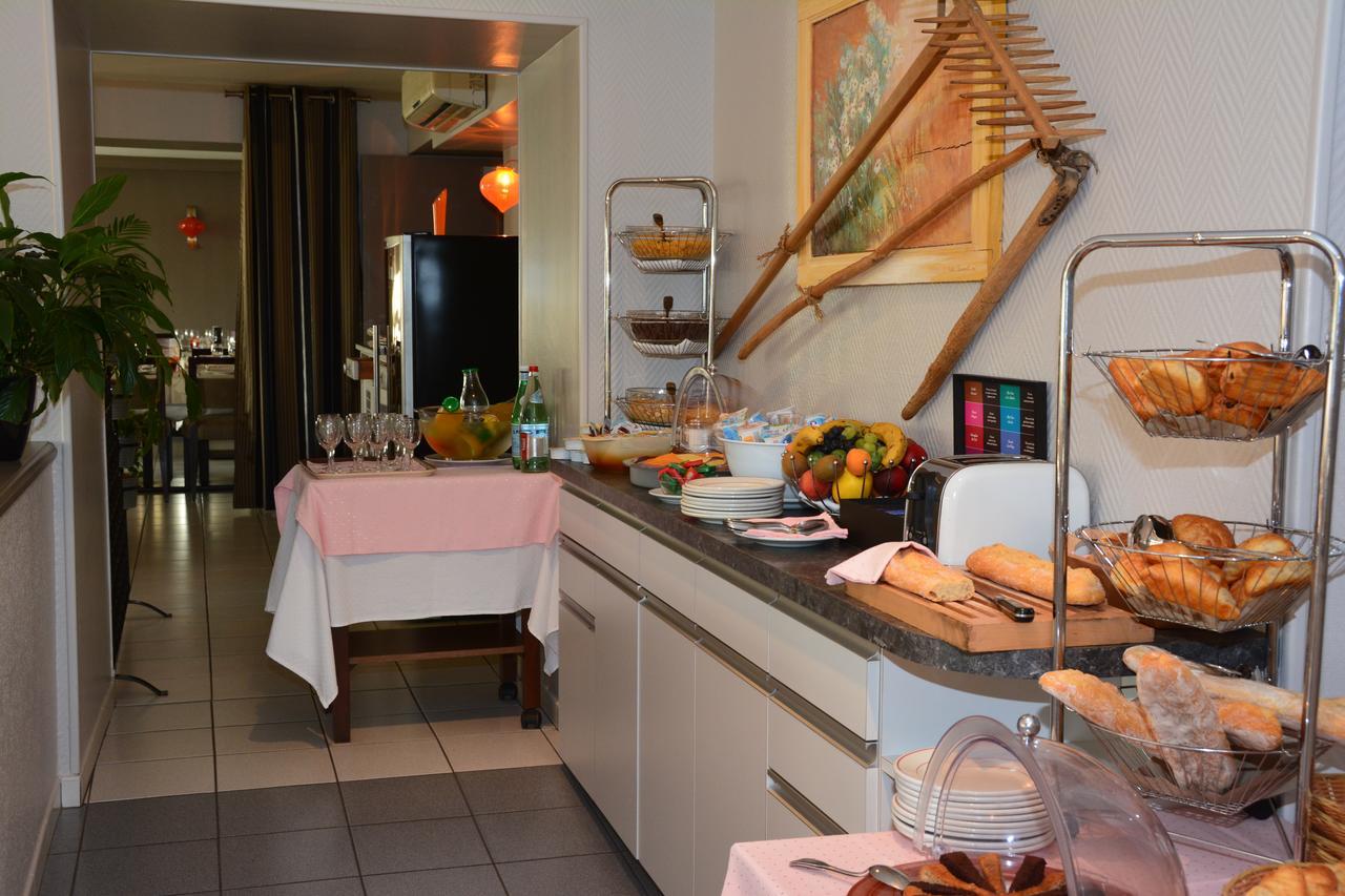 Logis Hotel Bellevue بيسين سور جارْتومْبْ المظهر الخارجي الصورة